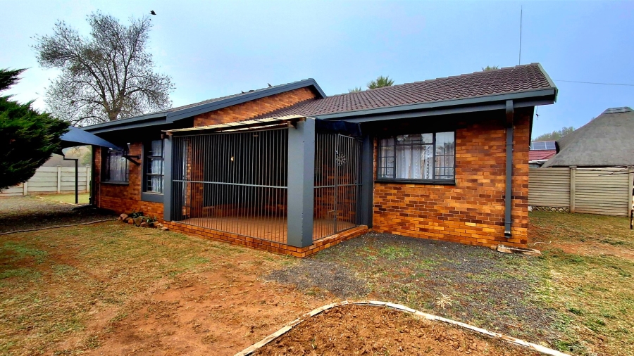 3 Bedroom Property for Sale in Roodia Free State